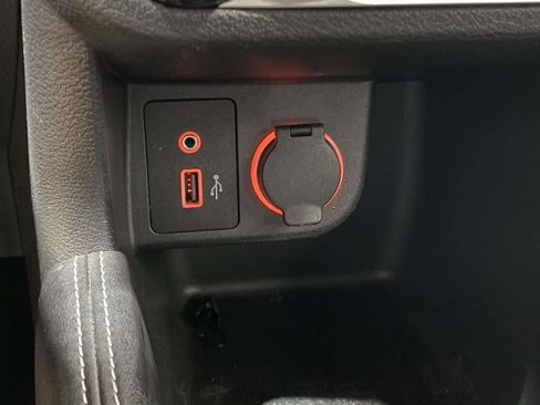 Used 2019 Nissan Kicks SV FWD image 30
