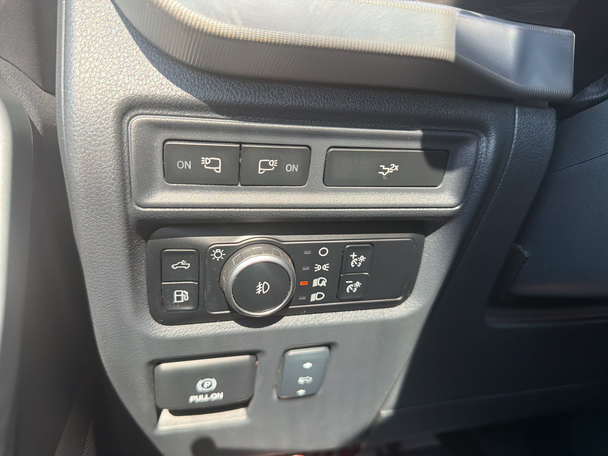 Used 2024 Ford F150 Lariat w/ FX4 Off-Road Package AWD/4WD image 36
