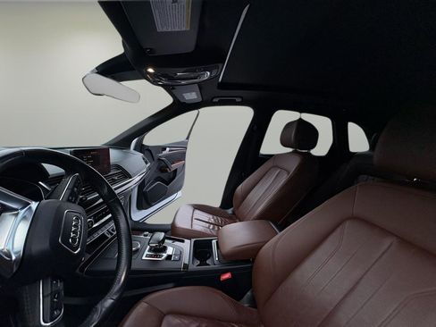 Used 2019 Audi Q5 2.0T Premium w/ Convenience Package image 12