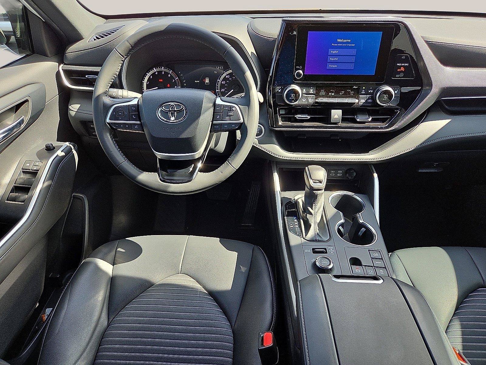 Used 2024 Toyota Highlander XSE AWD/4WD image 14