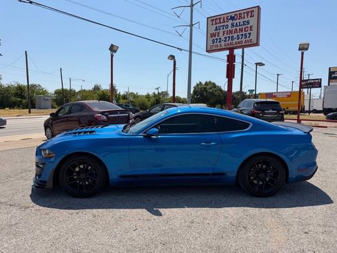 Used 2019 Ford Mustang Premium w/ Equipment Group 201A RWD image 4
