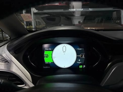Used 2020 Chevrolet Bolt Premier w/ Infotainment Package FWD image 94