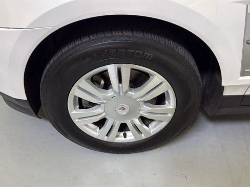 Used 2011 Cadillac SRX Luxury FWD image 25