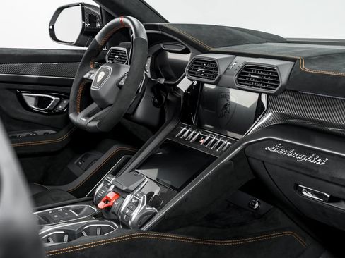 Used 2024 Lamborghini Urus Performante AWD/4WD image 37