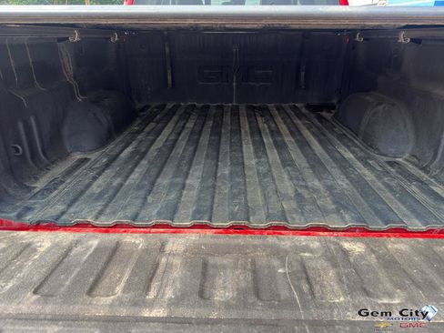 Used 2018 GMC Sierra 1500 SLT AWD/4WD image 9