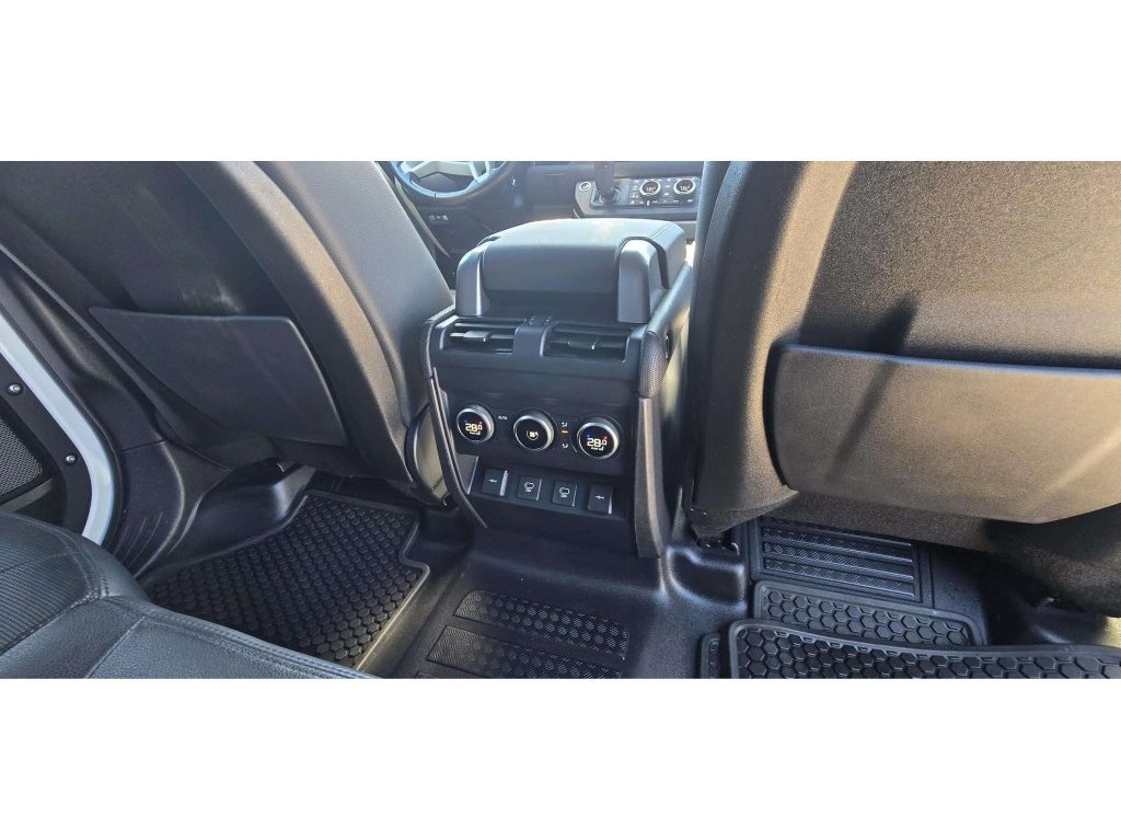 Used 2021 Land Rover Defender 110 X-Dynamic SE AWD/4WD image 38