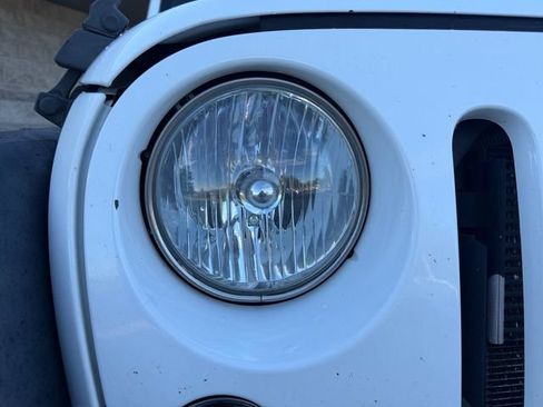 Used 2018 Jeep Wrangler Unlimited Sport S AWD/4WD image 22