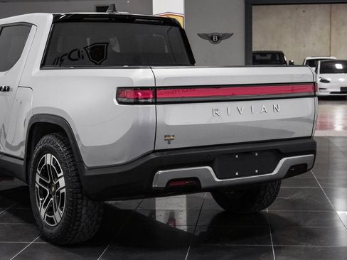 Used 2022 Rivian R1T Launch Edition image 16