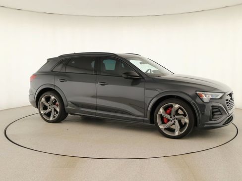 Certified 2024 Audi SQ8 e-tron Premium Plus w/ Black Optic Package AWD/4WD image 9