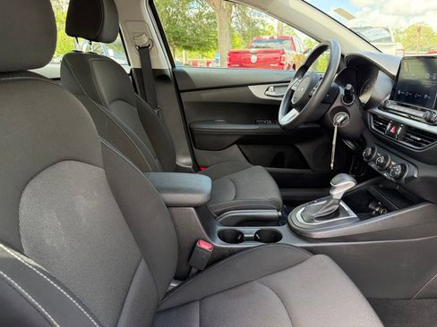 Used 2023 Kia Forte LXS FWD image 9