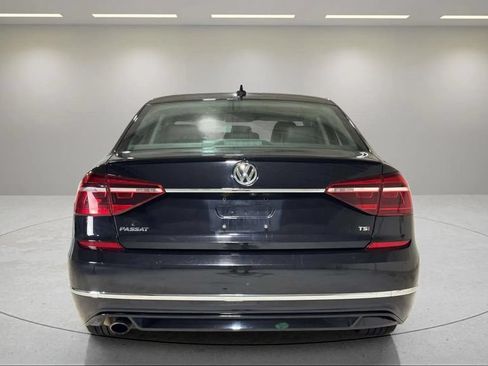 Used 2017 Volkswagen Passat 1.8T R-Line FWD image 4