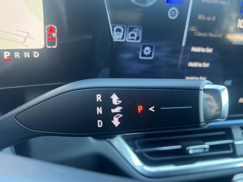 New 2026 Chevrolet Equinox EV LT image 24