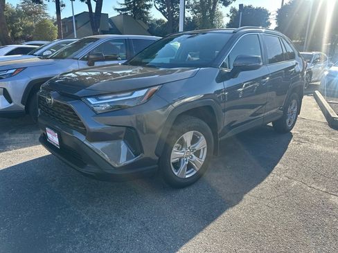Certified 2025 Toyota RAV4 XLE AWD/4WD image 1