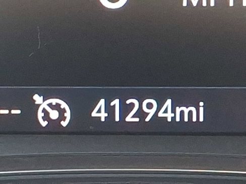 Used 2023 Chevrolet Traverse LT image 21