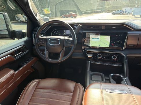 Used 2024 GMC Sierra 2500 Denali Ultimate image 21