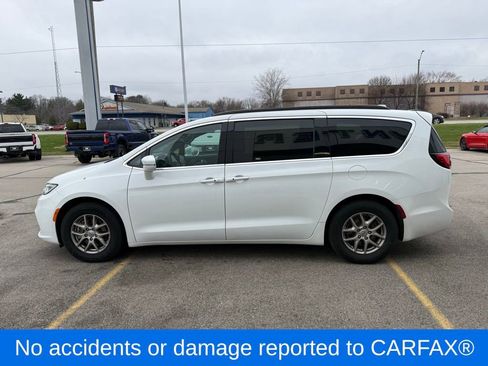 Used 2022 Chrysler Pacifica Touring image 9