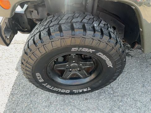 Used 2015 Jeep Wrangler Unlimited Rubicon AWD/4WD image 9