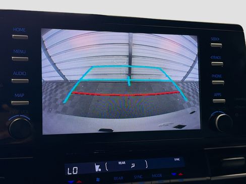 Used 2021 Toyota Sienna XLE FWD image 16