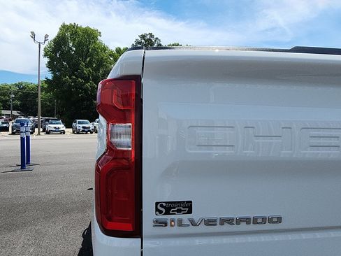 Used 2024 Chevrolet Silverado 1500 RST w/ Convenience Package II AWD/4WD image 13