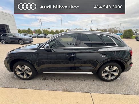 Used 2023 Audi Q5 2.0T Premium w/ Convenience Package image 6