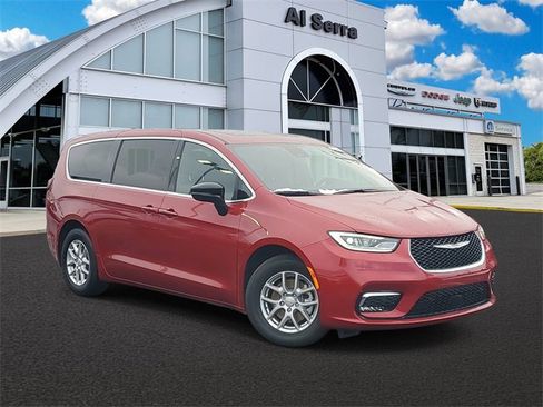 New 2026 Chrysler Pacifica Select image 1