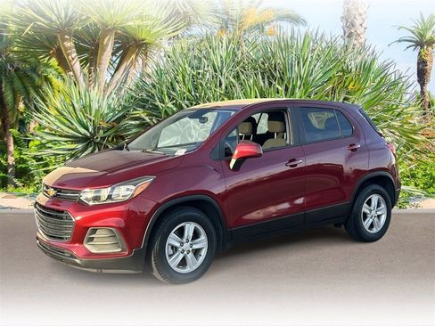 Used 2021 Chevrolet Trax LS w/ Tint and Cruise Package image 1