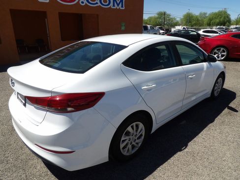 Used 2018 Hyundai Elantra SE FWD image 8
