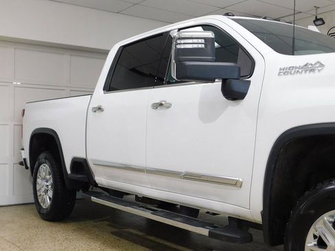 Used 2024 Chevrolet Silverado 2500 High Country w/ Technology Package AWD/4WD image 12