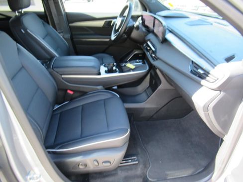 Used 2026 Buick Enclave Preferred FWD image 10