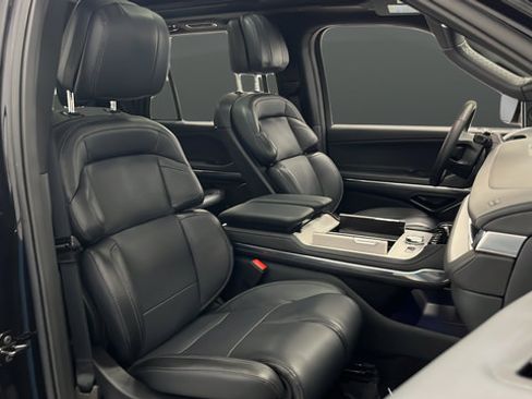 Used 2025 Lincoln Navigator L Reserve w/ Jet Appearance Package AWD/4WD image 22