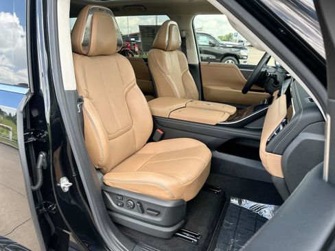 Used 2025 INFINITI QX80 Sensory image 26