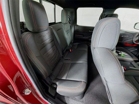 Used 2025 Nissan Frontier PRO-4X AWD/4WD image 23
