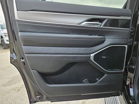 New 2026 Jeep Grand Wagoneer Limited w/ Premium Group II image 14