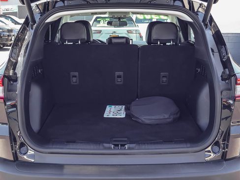 Used 2025 Ford Escape SE FWD image 16