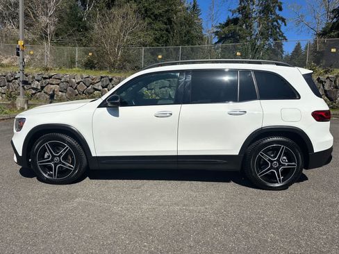 Used 2021 Mercedes-Benz GLB 250 4MATIC image 2