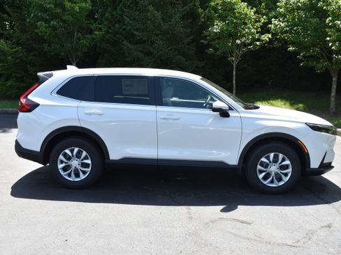 New 2026 Honda CR-V LX image 9