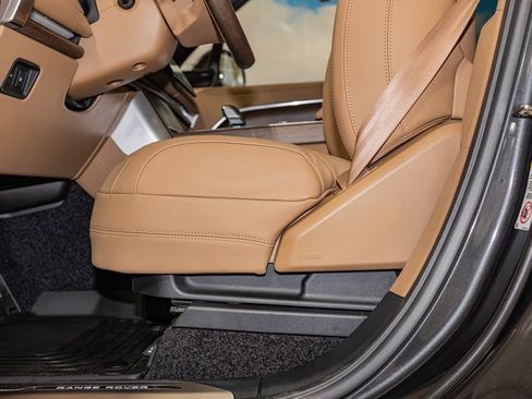 New 2026 Land Rover Range Rover SE image 15