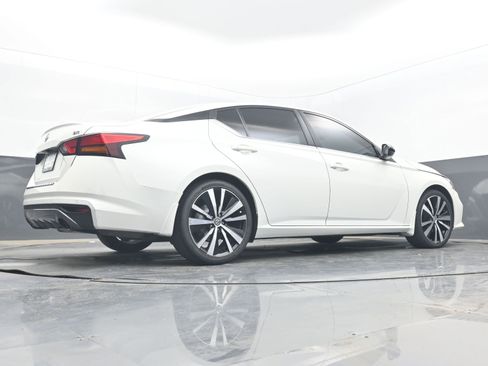 Used 2021 Nissan Altima 2.5 SR w/ SR Premium Package FWD image 29
