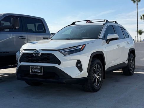 Used 2022 Toyota RAV4 XLE Premium image 3