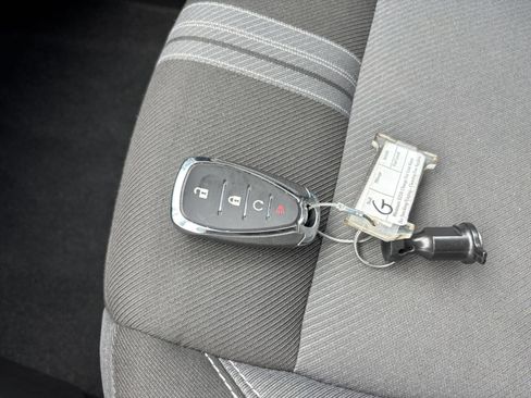 Used 2026 Chevrolet Blazer LT FWD image 16