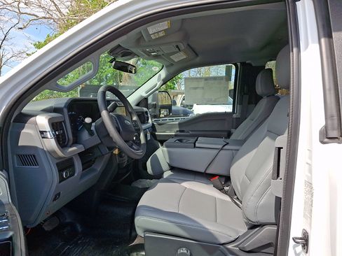 New 2026 Ford F550 4x4 Supercab Super Duty image 6