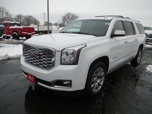 Used 2020 GMC Yukon XL Denali w/ Open Road Package image 9