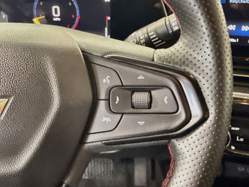 Used 2025 Chevrolet Trax RS w/ Driver Confidence Package FWD image 15