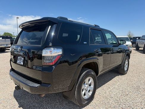 Used 2019 Toyota 4Runner SR5 AWD/4WD image 10