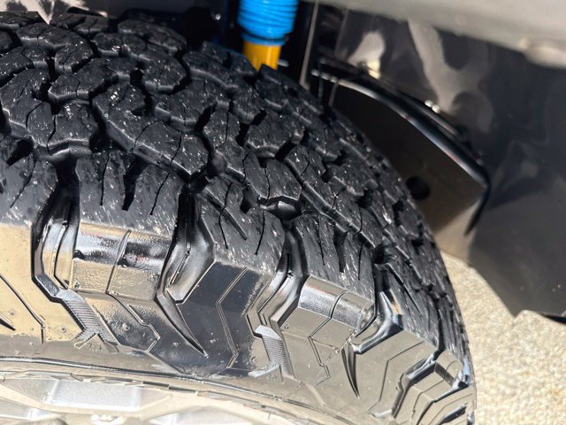 Used 2015 Jeep Wrangler Unlimited Rubicon w/ Connectivity Group AWD/4WD image 14