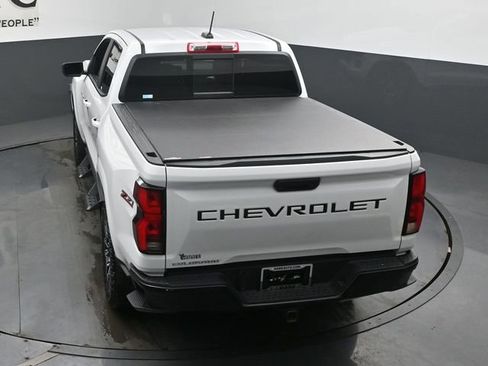 Used 2025 Chevrolet Colorado Z71 w/ Technology Package AWD/4WD image 56