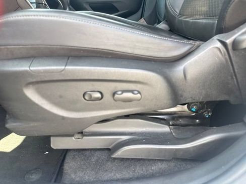 Used 2022 Buick Encore Preferred FWD image 8