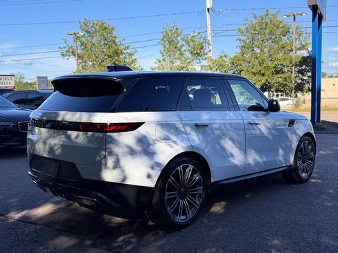 Used 2024 Land Rover Range Rover Sport SE AWD/4WD image 6