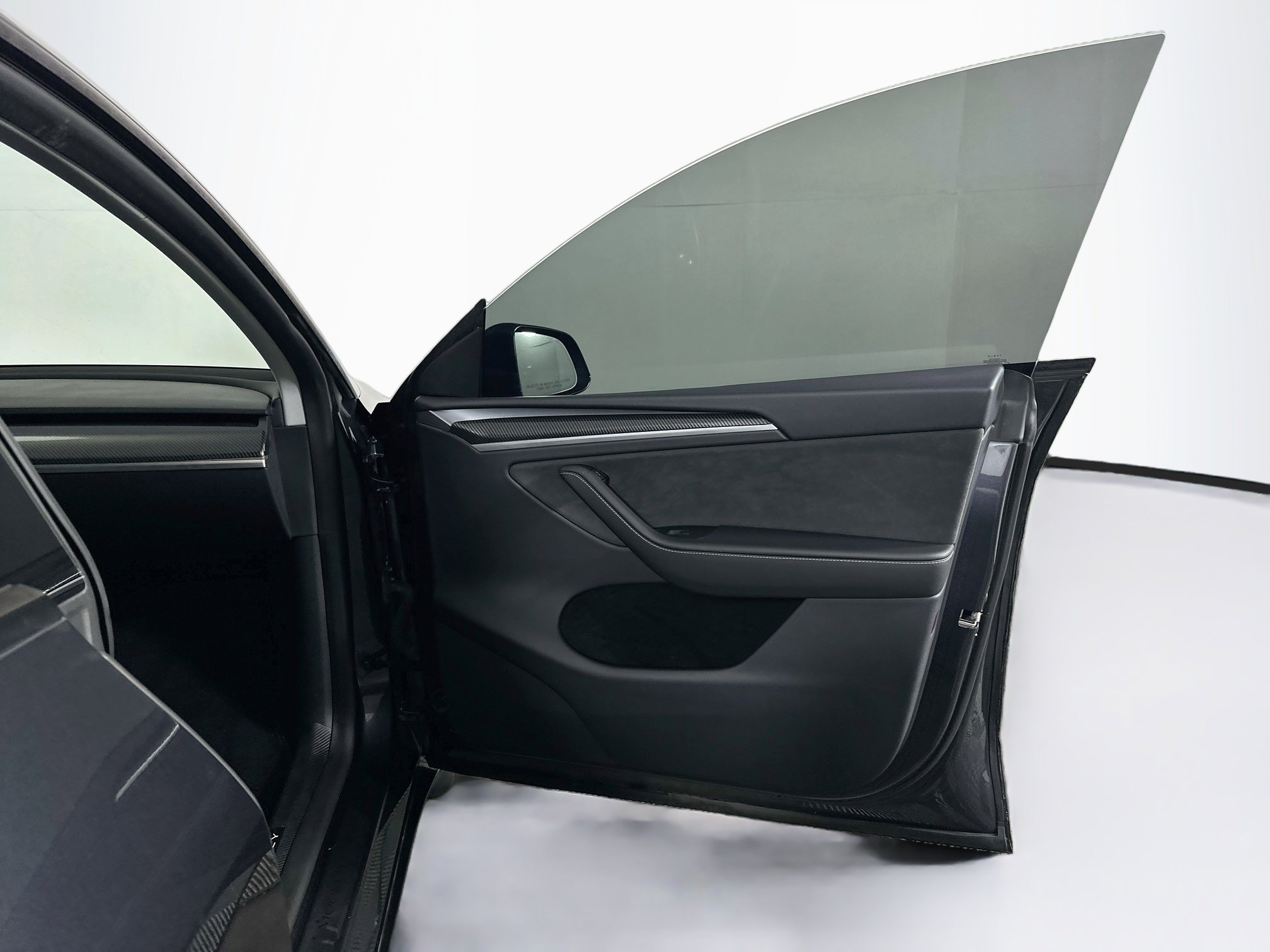 Used 2024 Tesla Model Y Long Range AWD/4WD image 31