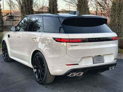 New 2026 Land Rover Range Rover Sport Dynamic SE image 3